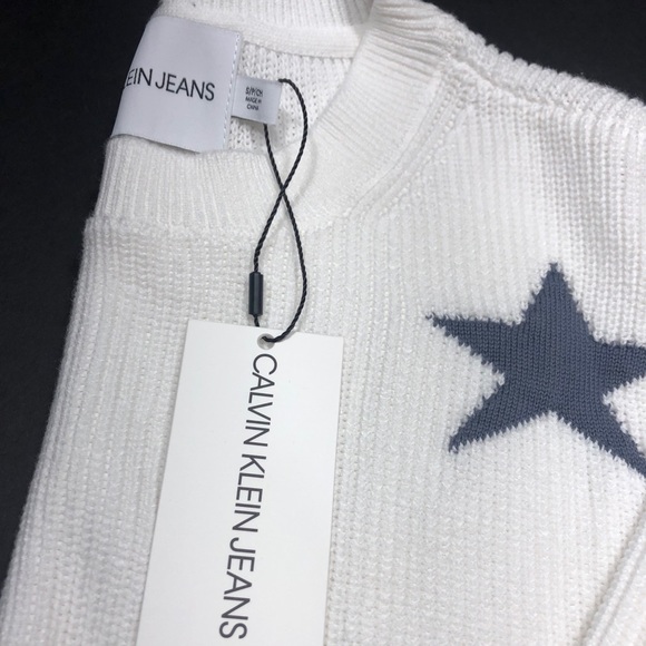 NEW⭐️HOST PICK🎉⭐️CALVIN KLEIN JEANS SWEATER - Picture 4 of 11